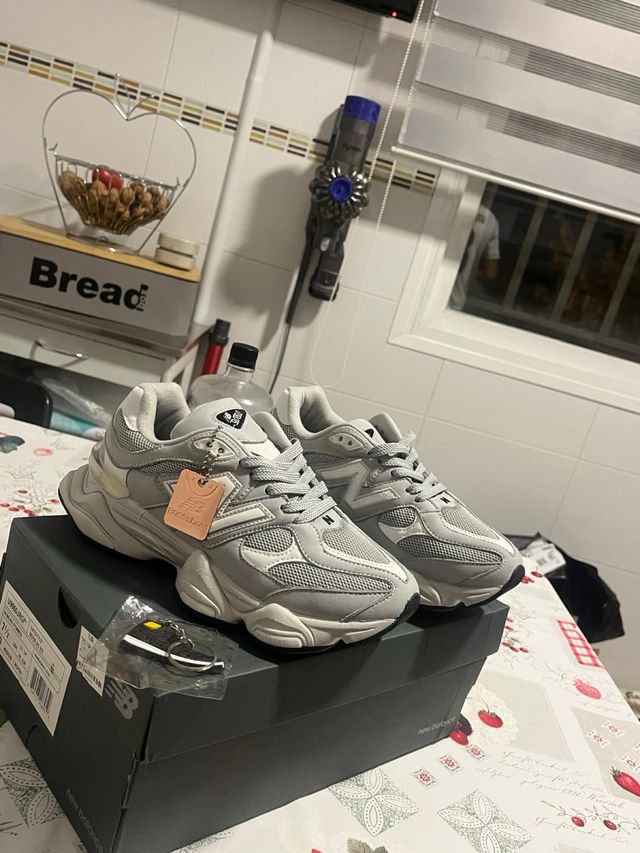 Zapatillas New Balance 9060 Grigio/Bianco Nuove