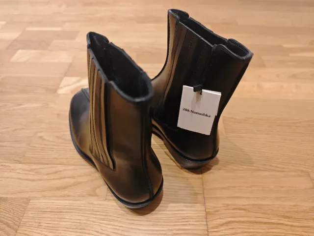 NANUSHKA X ZARA - Botas de Piel - Nuevas