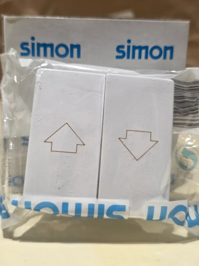 PULSADOR DE PERSIANA SIMON 82.