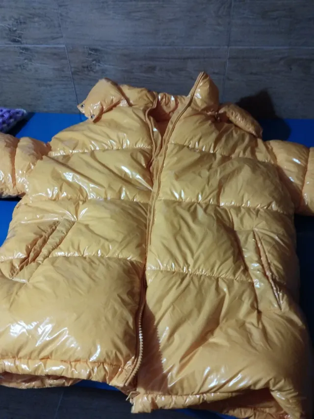 Chaquetón amarillo talla L