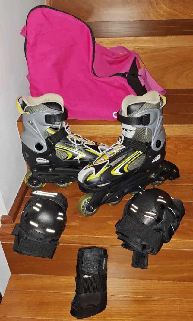 Patines en línea, protectores y funda transporte