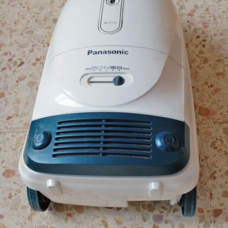 Aspiradora Panasonic MC-E742
