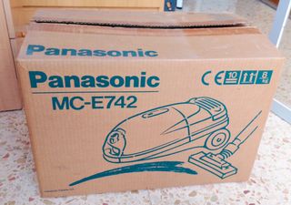 Aspiradora Panasonic MC-E742