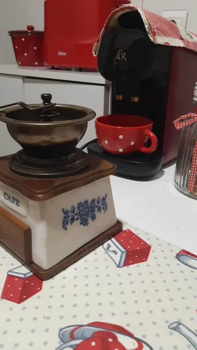 Molinillo de café antiguo