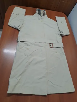 Gabardina Burberry Beige Mujer