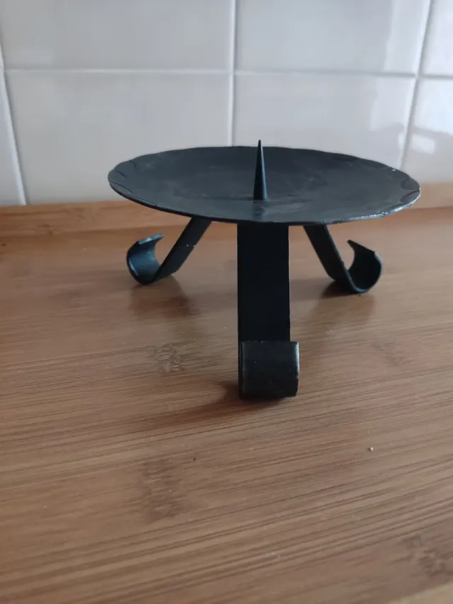 CANDELABRO IN FERRO VINTAGE A 3 GAMBE