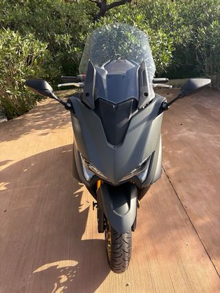 Yamaha TMAX Tech MAX