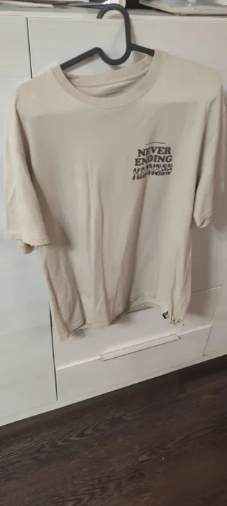 Camiseta Pull&Bear Never Ending Madness