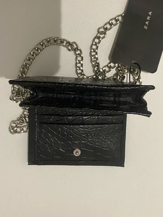 Bolso / riñonera Zara negra con cadena ajustable