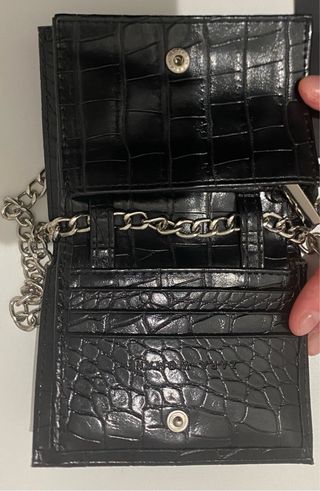 Bolso / riñonera Zara negra con cadena ajustable