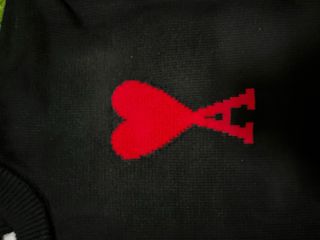 Jersey  Ami Paris Negro Corazón Rojo