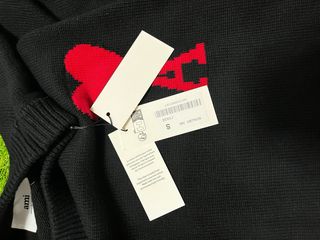 Jersey  Ami Paris Negro Corazón Rojo