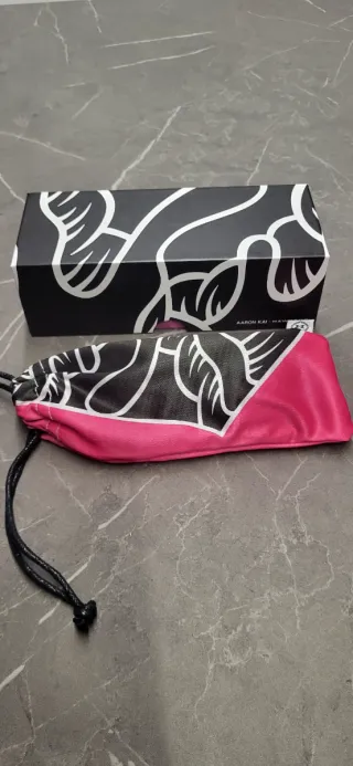 Occhiali da sole Hawkers neri e bianchi