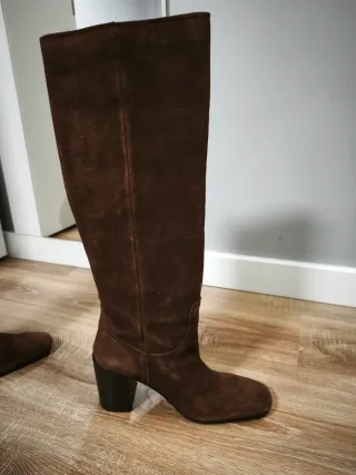 Botas altas de piel marrones