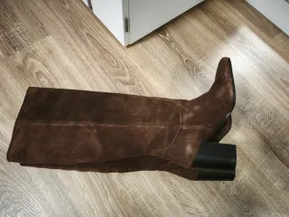 Botas altas de piel marrones