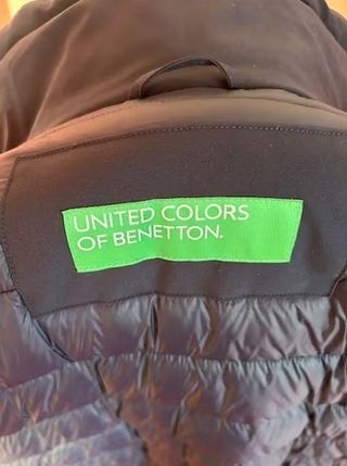 Parka Benetton acolchada tipo plumón azul