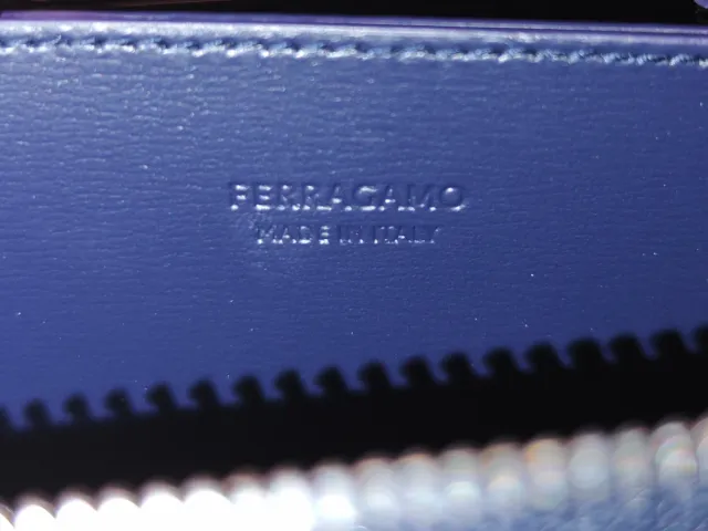 FERRAGAMO - Tarjetero de Piel - Hecho en Italia