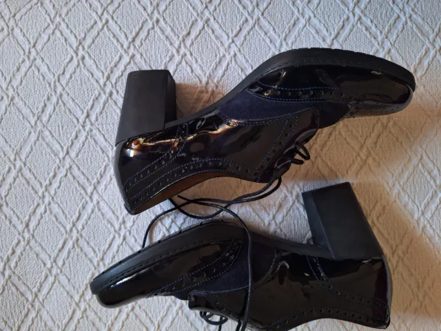 Zapatos Lince Oxford charol y ante azul