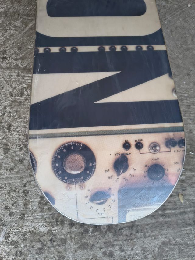 Burton Blunt 154 Snowboard + Attacchi Mission Tg M