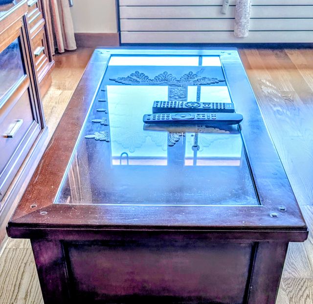 Mesa centro roble cristal y cajón