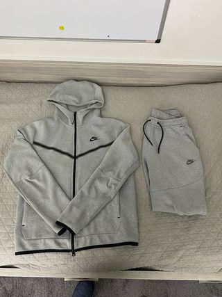 Conjunto Nike Tech Gris