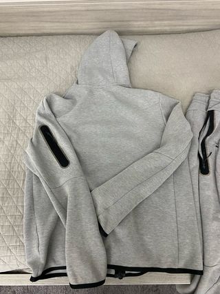 Conjunto Nike Tech Gris