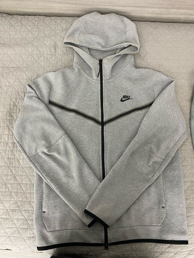 Conjunto Nike Tech Gris
