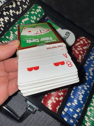 Maletín Póker 300 Fichas + Cartas + Dealer