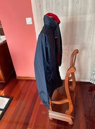 Cortavientos chubasquero con redecilla