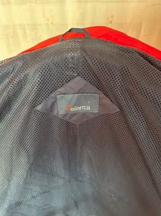 Cortavientos chubasquero con redecilla