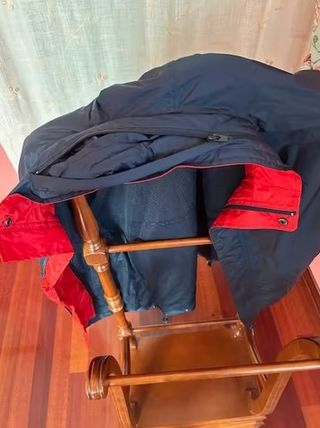 Cortavientos chubasquero con redecilla