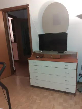 Comodino e cassettiera camera da letto