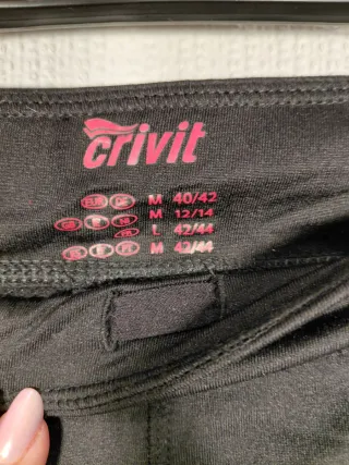 Mallas deportivas negras y rojas