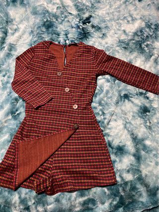 Mono corto cuadros granate