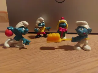 4 Figuras de Pitufos de Colección