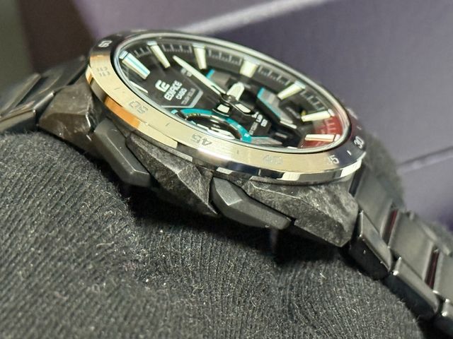 Casio Edifice ECB-2200DD carbono