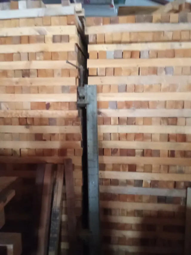 Vigas y tablas de madera