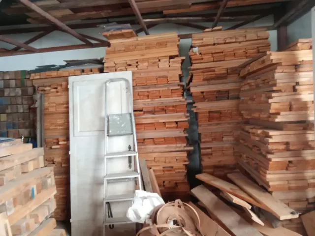 Vigas y tablas de madera