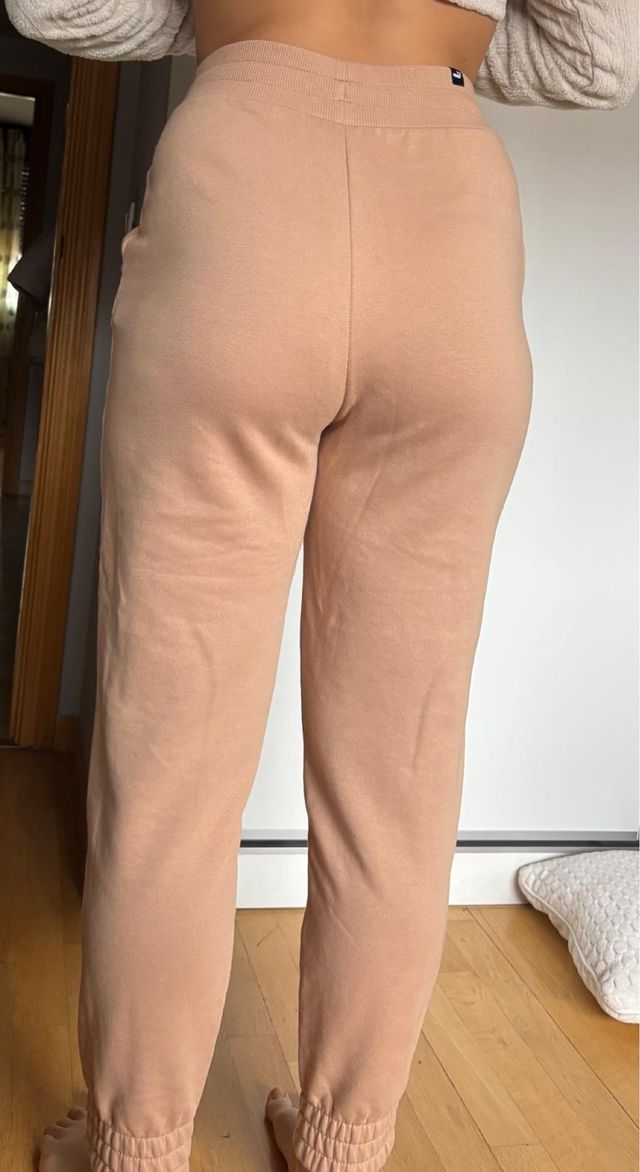 Pantalón chándal Puma mujer beige/rosa