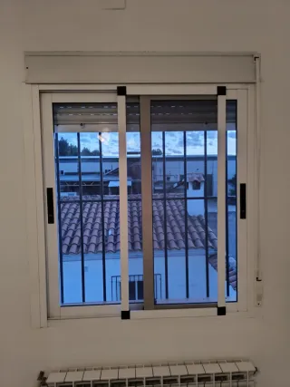 Ventana aluminio con persiana