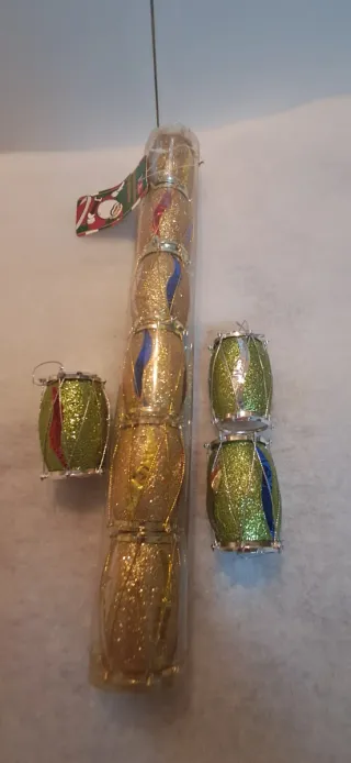 Adornos de Tambor Navideño Dorado