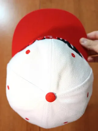 Gorra YMCMB original broche snapback.