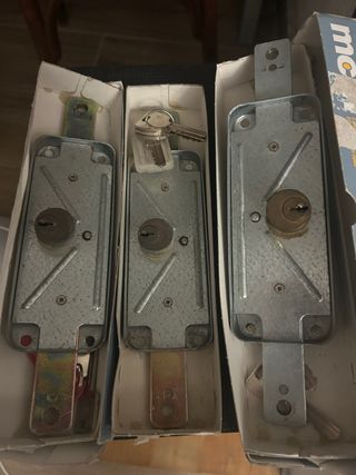 3 Cerraduras de seguridad con llaves