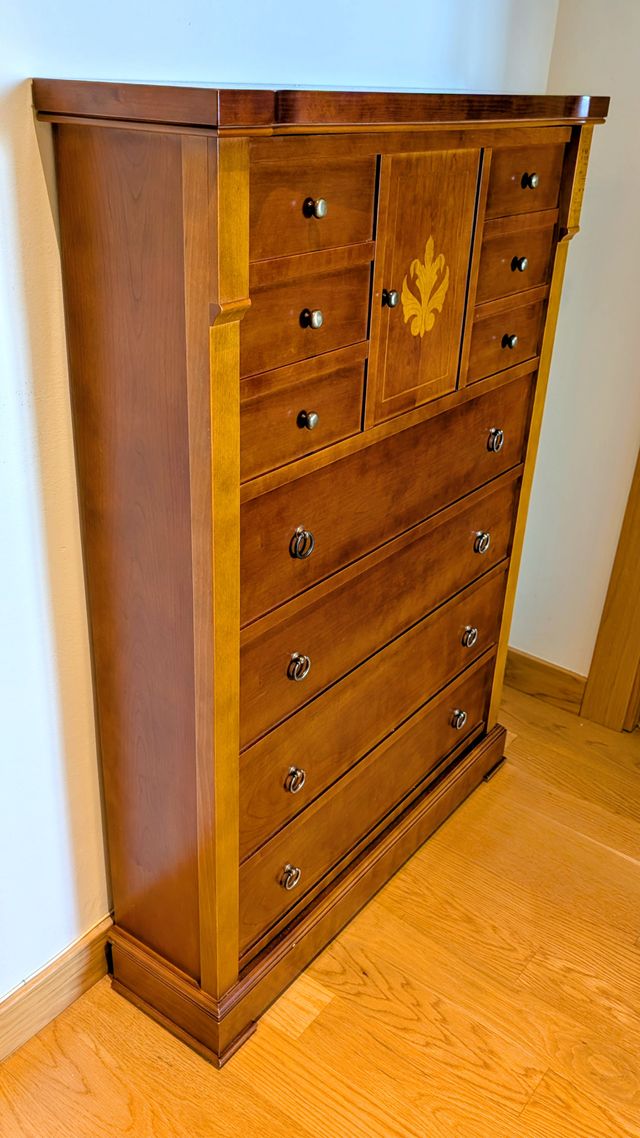 Cómoda de madera maciza con 3 estantes