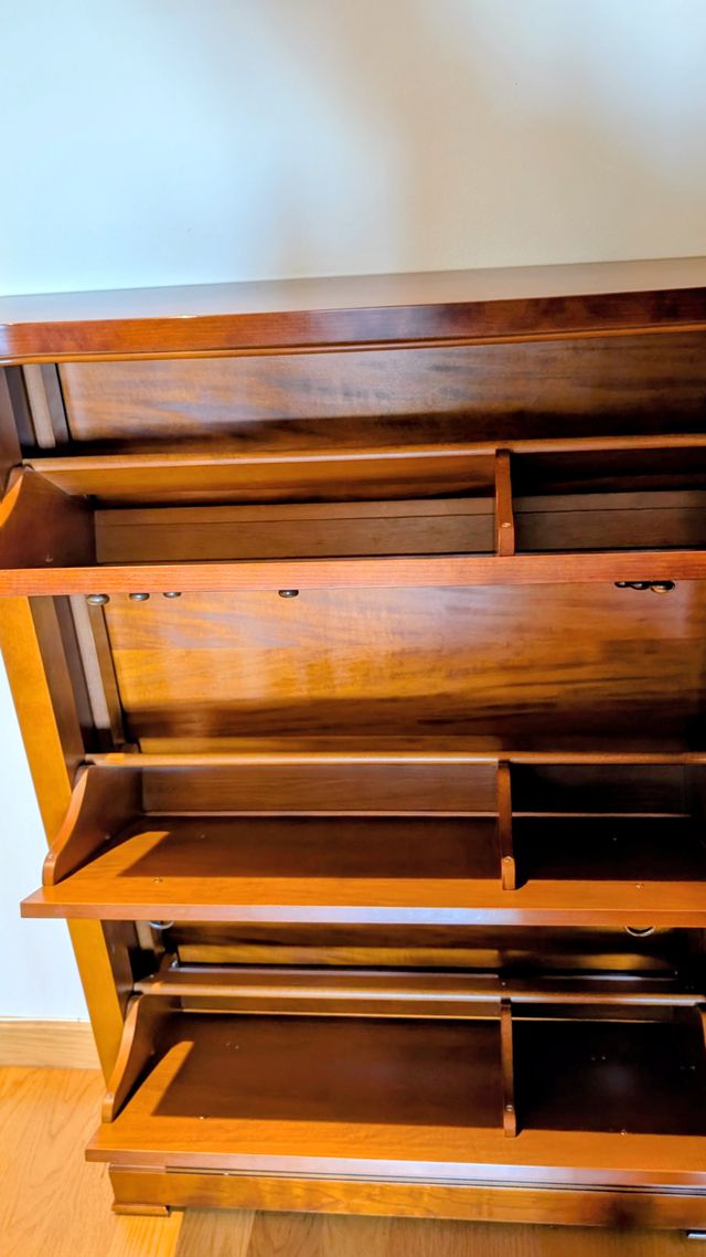 Cómoda de madera maciza con 3 estantes