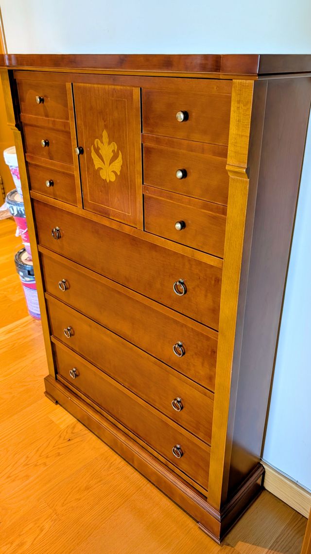 Cómoda de madera maciza con 3 estantes