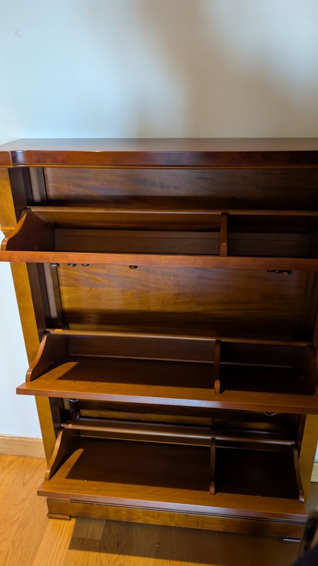 Cómoda de madera maciza con 3 estantes