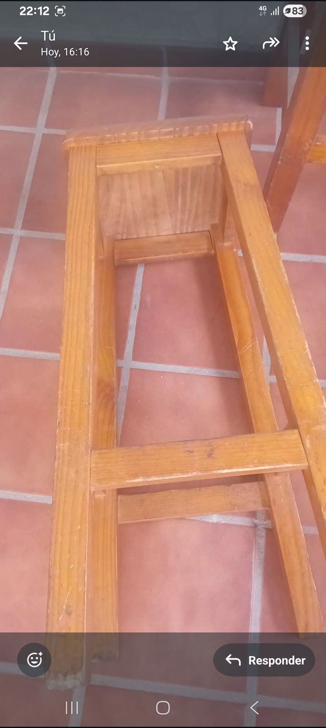 Taburetes de madera (2 unidades)