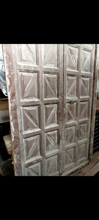 Puerta antigua de madera