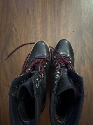 Botines azul marino oscuro con cordones